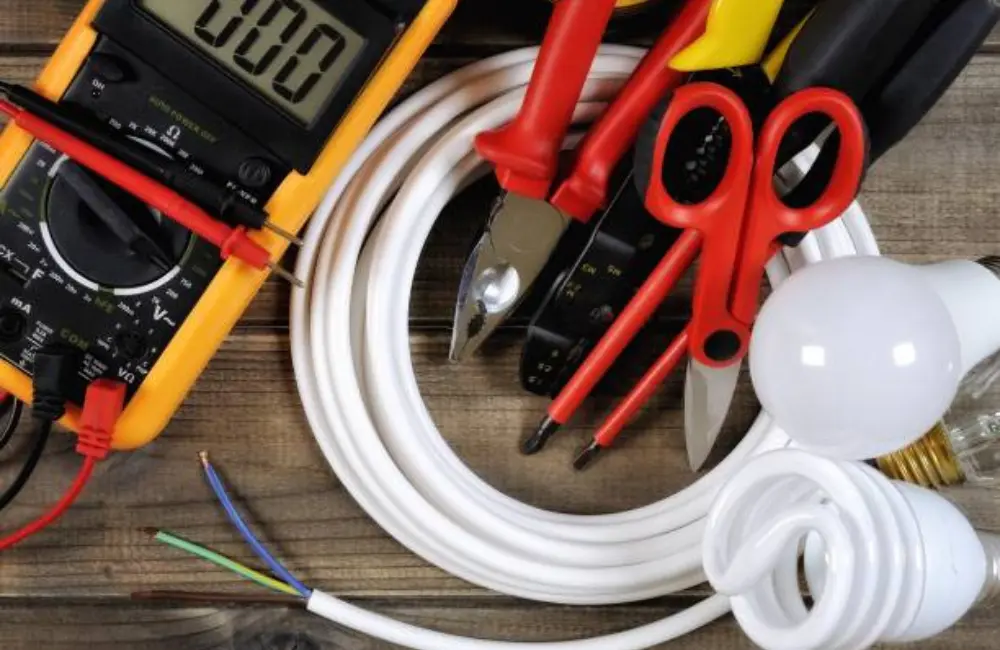matériel électrique du tableau au câblage